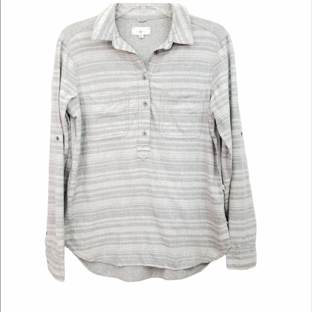 5/$25 Nordstrom LOU & GREY gray striped shirt
